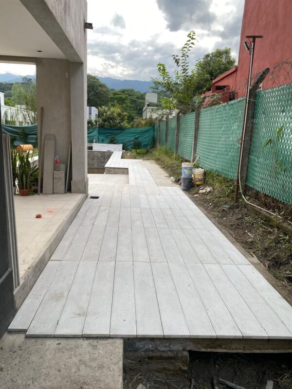 Tablas atérmicas - Pisos pileta y solarium - 1.25 x 0.20 m - varios colores